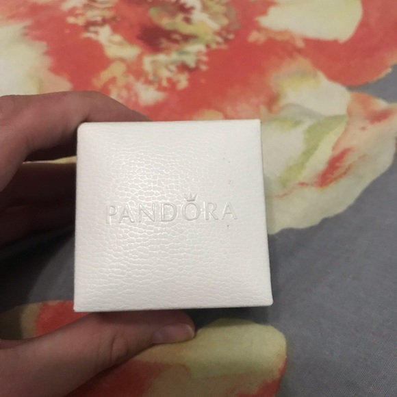 Clean, shiny, Pandora ring! - Picture 2 of 2